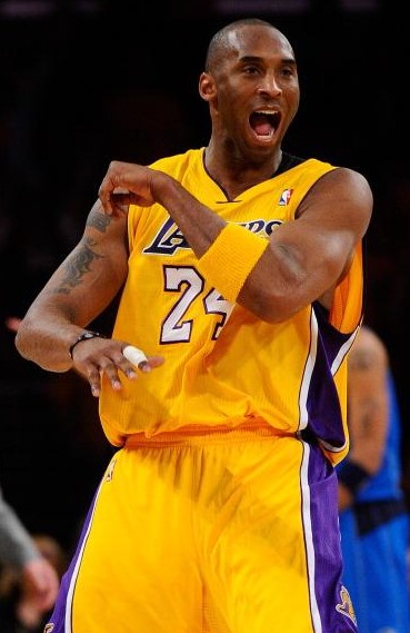 欧文快攻上篮制胜（欧文快攻上篮锁定胜局）