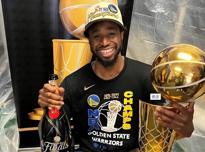 弗里克西甲场均积分2.36，执教50+场主帅中仅次于瓜帅和穆帅（弗里克西甲场均2.36分，50+场主帅中仅逊瓜帅与穆帅）