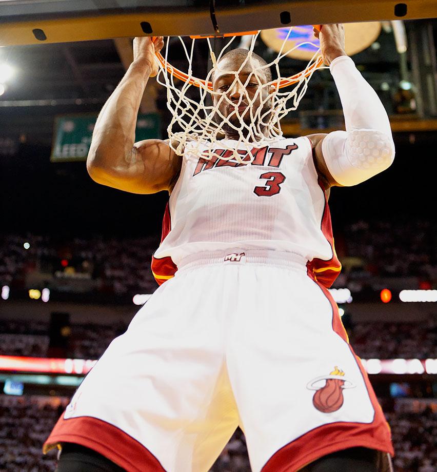 尼克斯晋级半决赛后，每位球员都能获得103000美元的奖金（尼克斯打进半决赛，队内每人奖金10.3万美元）