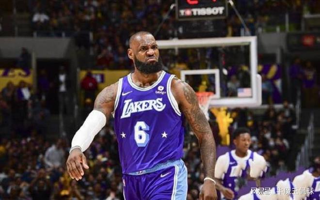 阿布扎比F1一练综述：诺里斯夺冠，维斯塔潘紧随其后，勒克莱尔居第三（阿布扎比F1一练回顾：诺里斯最快，维斯塔潘紧追其后，勒克莱尔第三）